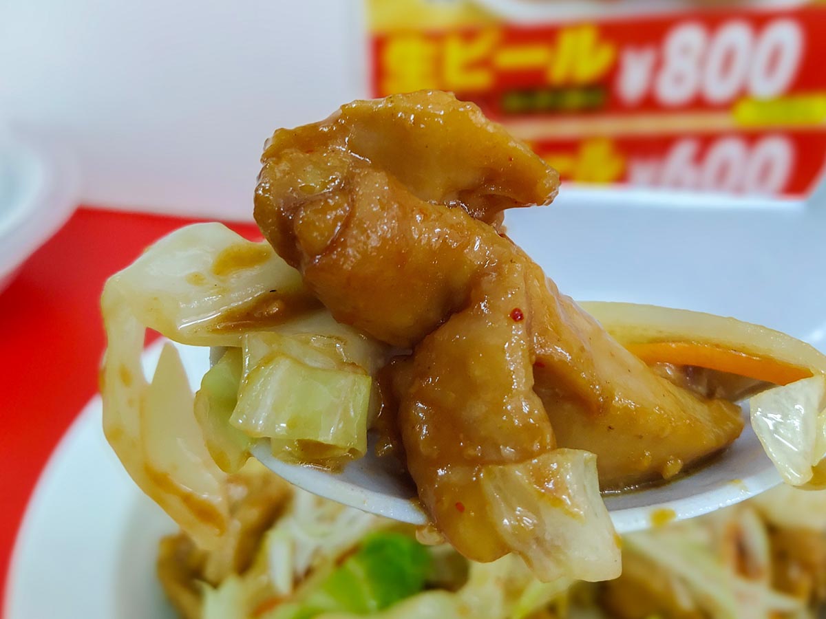 鶏ちゃん焼きは特製タレの強い旨味と野菜のシャキシャキ感が最高！