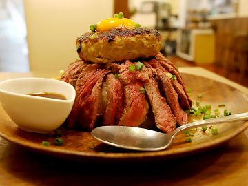 和歌山の駅ナカにある名物レストラン『コロンブス』の名物「肉山」を食べてきた！