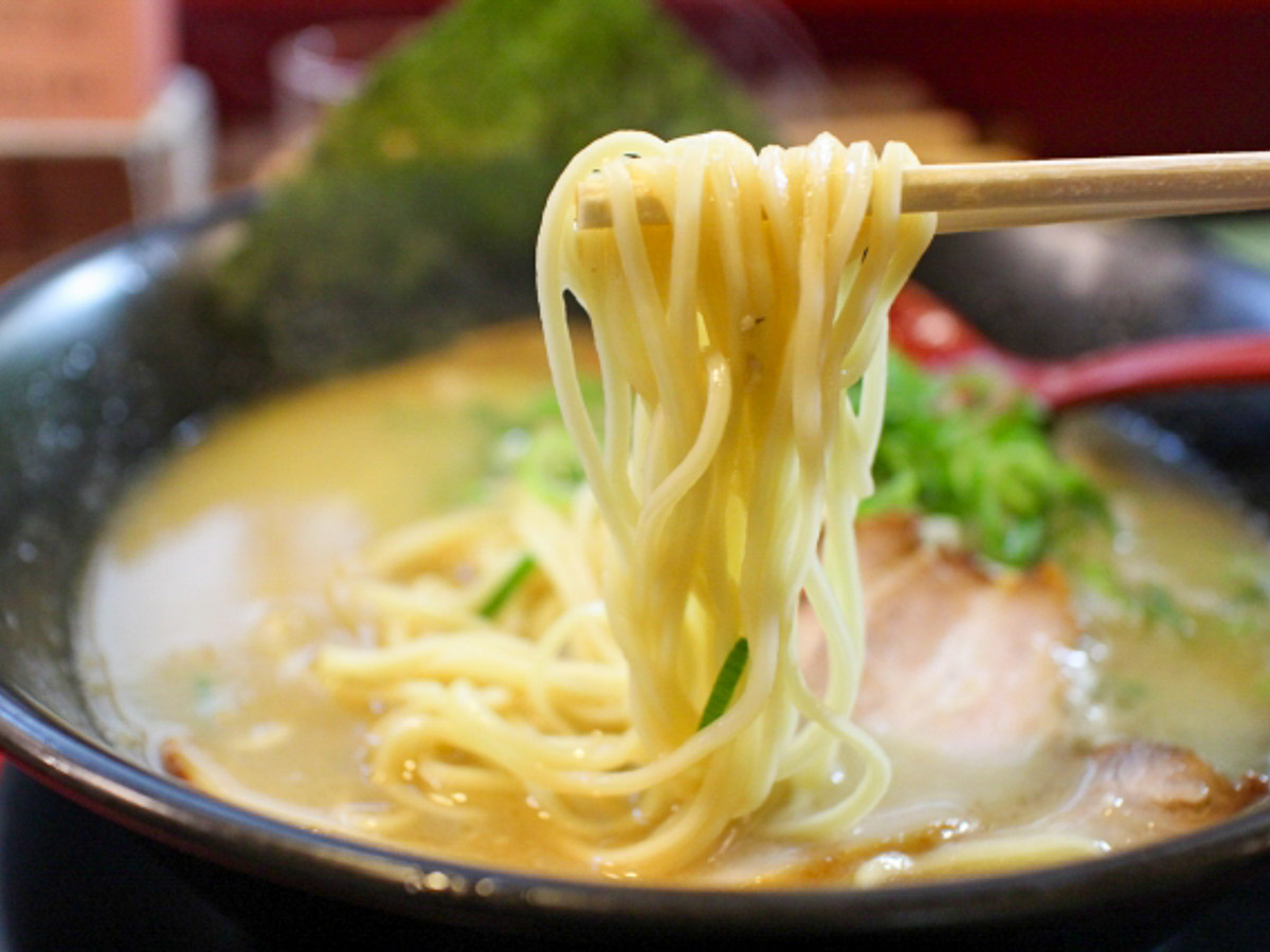 とんこつラーメンのカロリーは、実は醤油ラーメンとあまり変わりない