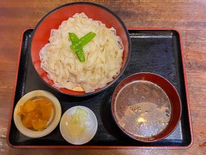 冷たいほうとう？　きしめん風？　山梨県でしか見ない「おざら」