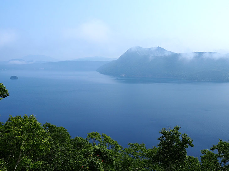 『摩周湖カムイテラス』からの絶景 ［食楽web］