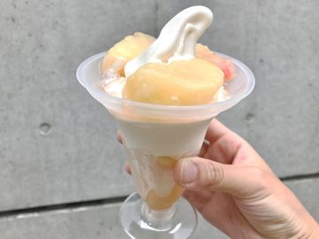 ミニストップの夏パフェ「完熟白桃パフェ」を食べたら意外な美味しさに驚いた！