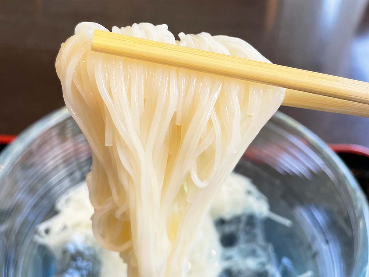 瑞々しく、小麦の風味豊かな麺がたまりません！