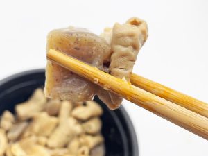 濃いめの味付けに対し、臭みゼロの味わいがクセになります