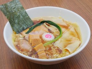 「手打ち中華（ワンタン入り）」1050円
