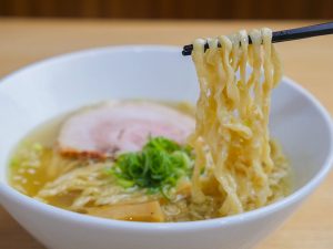 太めで存在感のある麺は食べ応え抜群