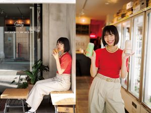 右：かわいいラベルの缶はお土産にも。左：気温が下がってきたら、道ゆく人を眺めながら外のベンチで飲むのもおすすめ