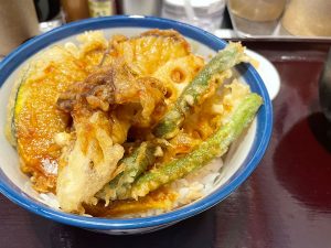 「野菜天丼」は普通の天丼より脂質もカロリーも高め