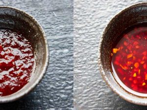 左が赤い壺、右がラー油
