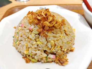 【実食レポ】食べないと後悔必至！ 『れんげ食堂Toshu』の「焦がしにんにくマー油チャーハン」を食べてきた