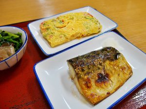 玉子焼きとさば塩焼きが絶品！ 人気チェーン『まいどおおきに食堂』でオリジナル定食を作ってみた