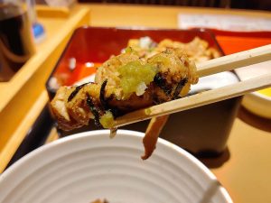 食べ方その3「柚子胡椒と一緒に」。鮮烈で爽やかな辛味が絶妙にマッチ！