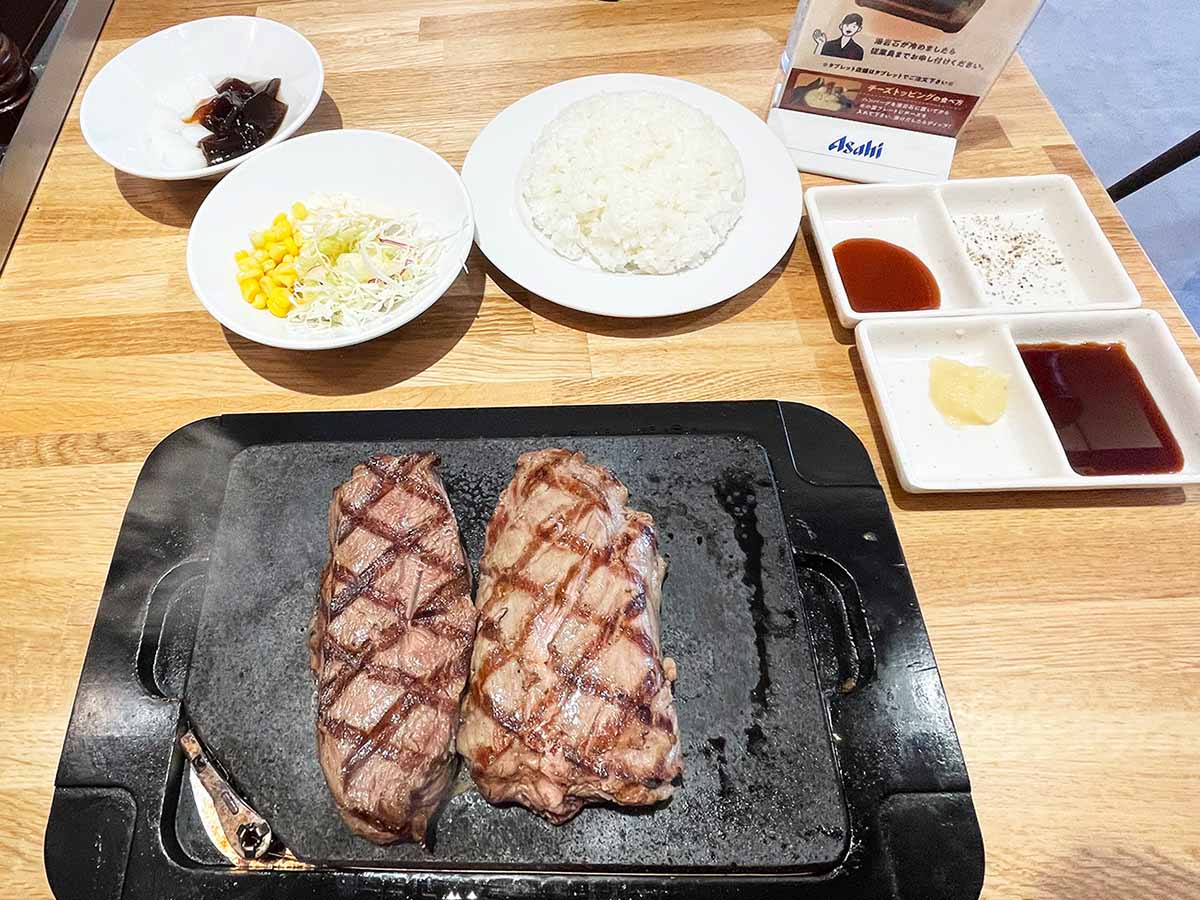 「ステーキコンボ(松ロース・ミスジ)300g」1700円(税込)