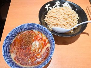 「つけめん麻辣酢」並1090円、大1190円、特1290円