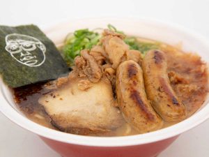 肉たっぷりの「鹿児島豚骨醤油ラーメン」