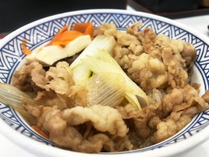 【実食レポ】吉野家のすき焼きメニューが今年も登場！ 冬季限定「牛すき丼」は今回も美味しいのか？