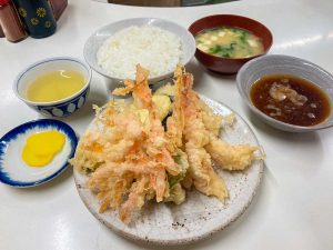 「海老天付き 天ぷら定食」940円