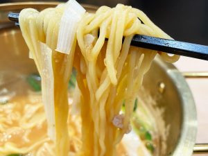 「もつ鍋ら～めん」の麺