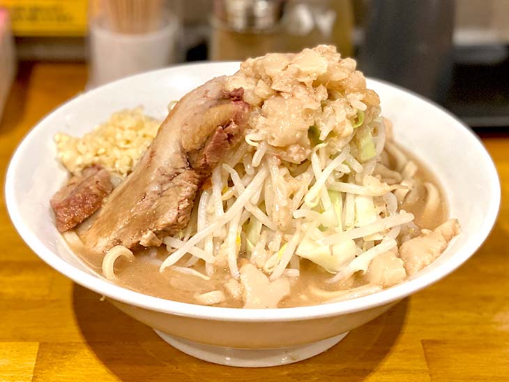 「ラーメン300g」890円(税込)