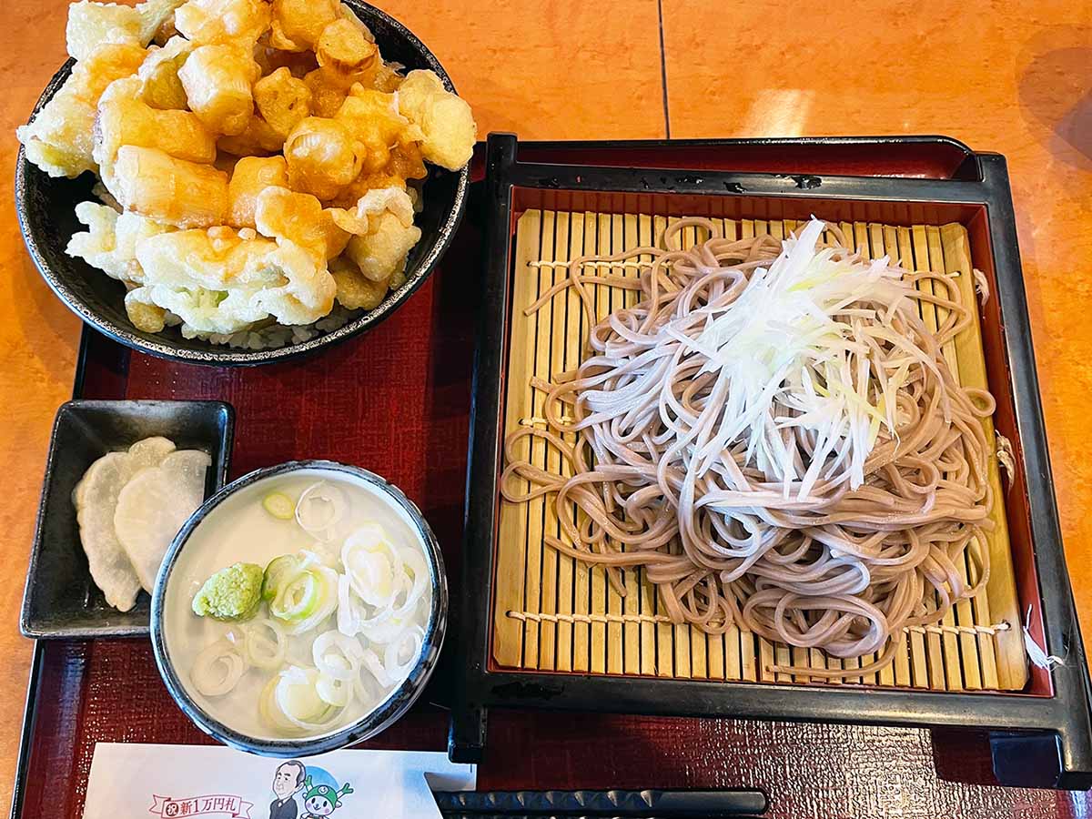 『そば蔵』の「深谷ねぎセット」990円