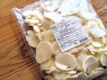 【お取り寄せ】花畑牧場の大容量「1kgモッツァレラチーズ切り落とし」は超優秀！ おいしい食べ方3選