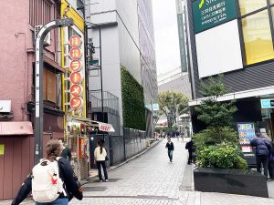 どれだけ新宿の街並みが変わっても、『桂花ラーメン』の看板を見てホッとする新宿っ子は多いはず