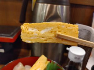 玉子焼きはほんのり出汁が効いた“甘くない”テイスト。もちろん問題ナッシング