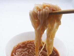 極めてライトなこんにゃく麺ですが、辛味によって物足りなさを支えてくれています