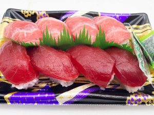 『魚寅』の「大トロ赤身寿司」1296円