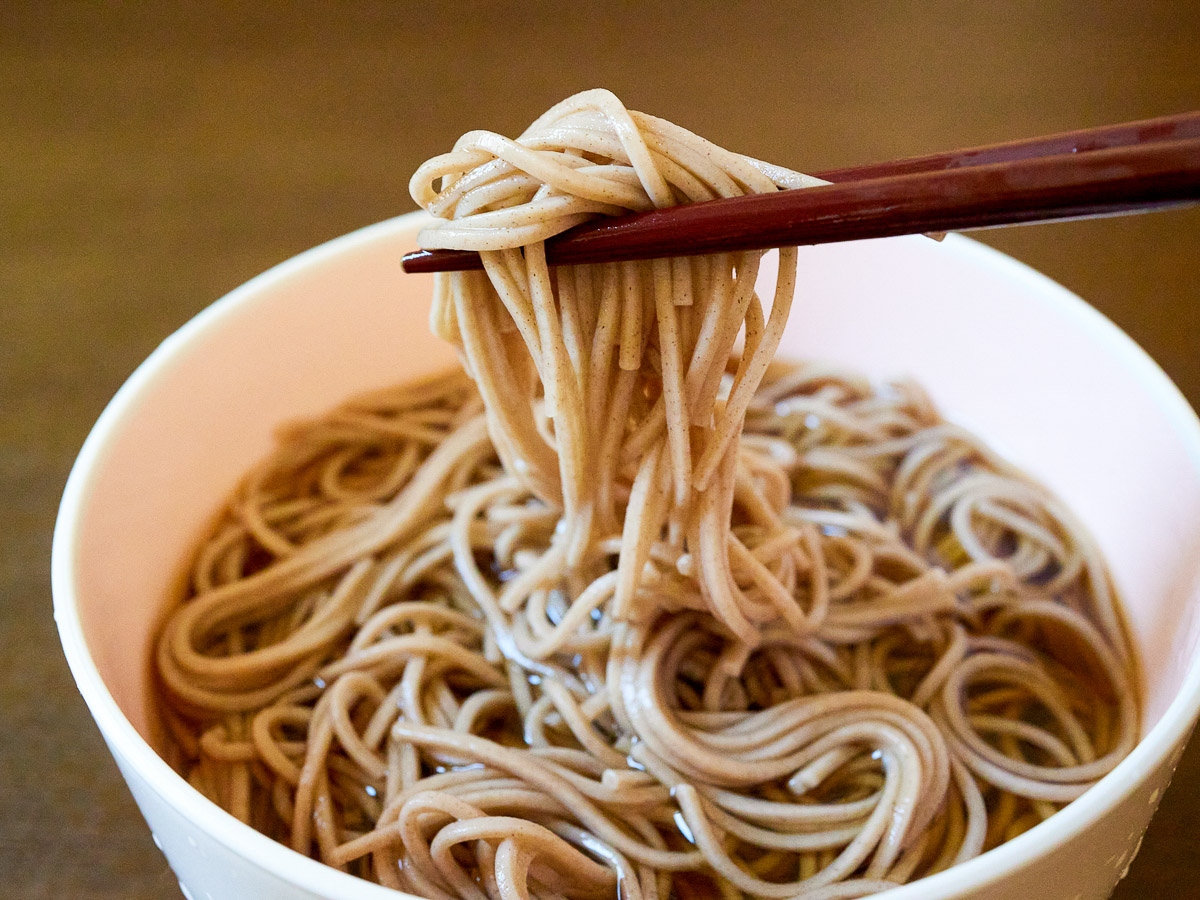 小川製麺所「山形のとびきりそば」451円(2023年12月時点でのスーパーでの購入価格。以下同)
