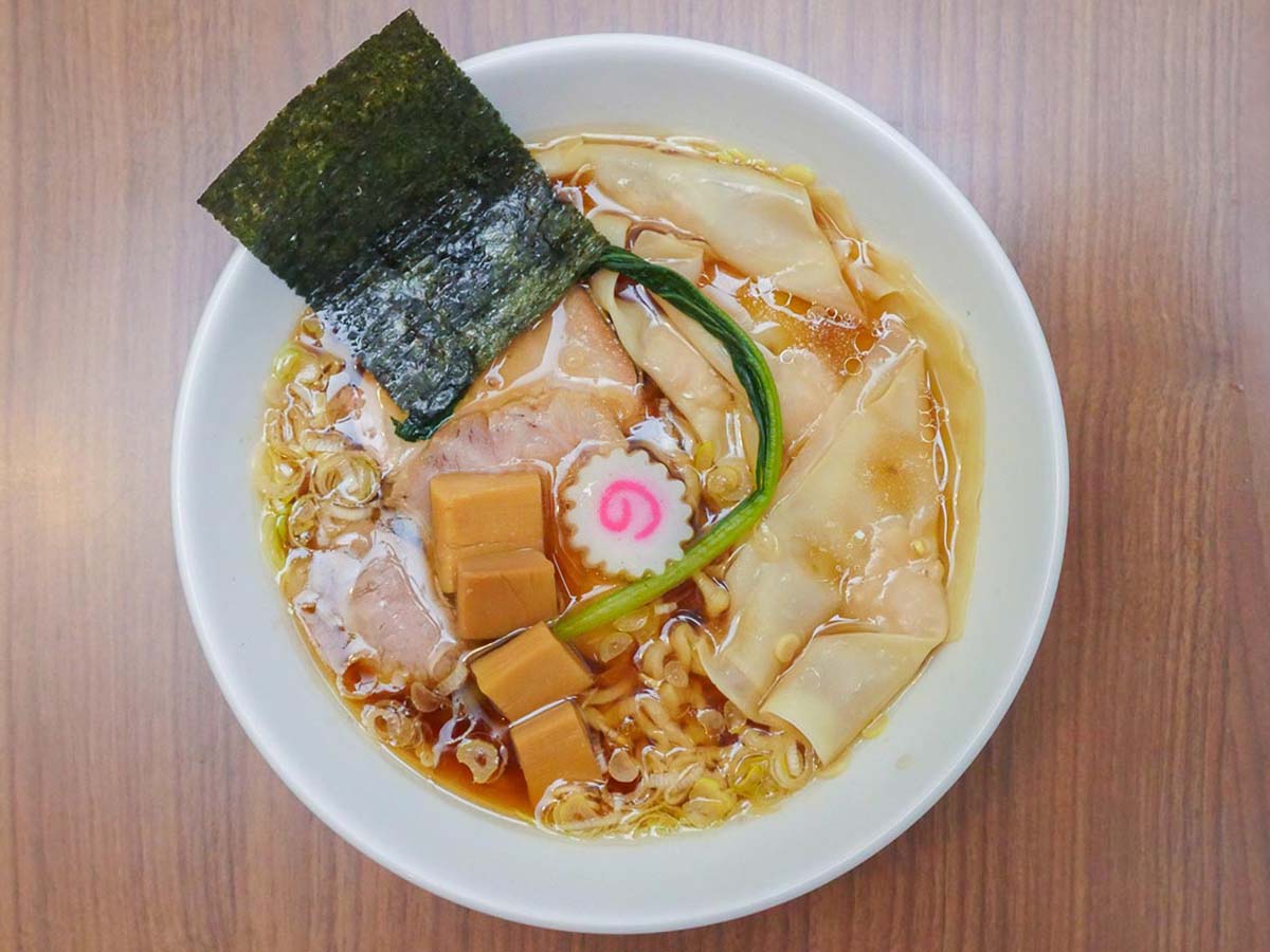 「手打ち中華(ワンタン入り)」1050円