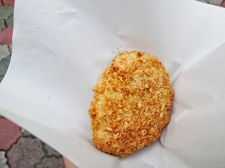 「コロッケ」100円