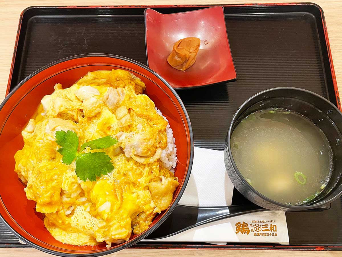 「名古屋コーチン親子丼」1080円(※価格は全て税込)