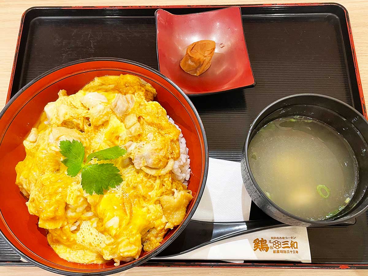 「名古屋コーチン親子丼」1080円（※価格は全て税込）