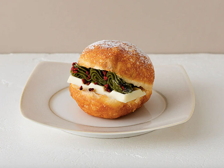 『DEAN & DELUCA』の「抹茶あんとホワイトチョコのサンド」1個300円