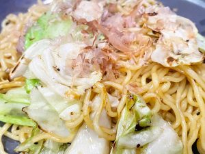 シメで頼んだ「塩焼きそば」600円