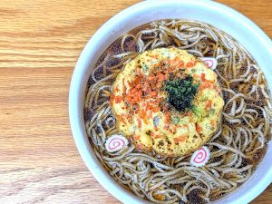 一見いつもの「どん兵衛」、香りはラーメン