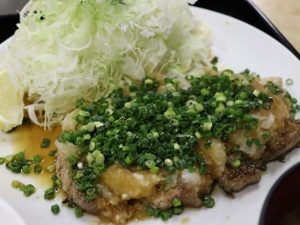 『うずめ 鎌数店』の「ロース網焼き定食」 ［食楽web］