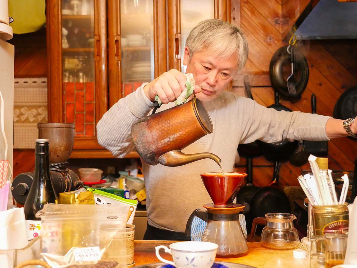 毎日来ても飽きないように心がけています。コーヒー、料理、そしてお酒を楽しんでください」（マスターの五十地妥穂さん）