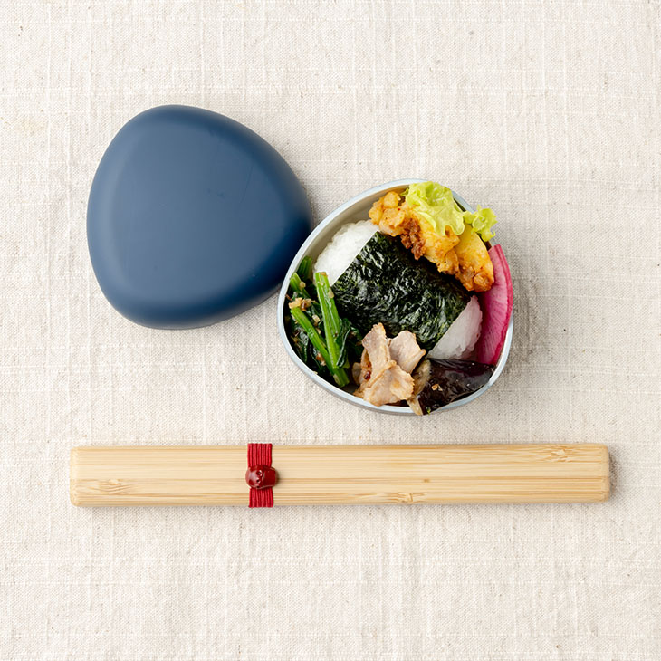 「おにぎり用弁当箱 ネイビー/ホワイト」各990円