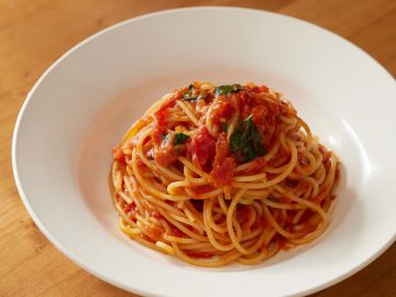 トマトソースの旨さが光る。プロ直伝「スパゲティ・ポモドーロ」の作り方【基本の料理】