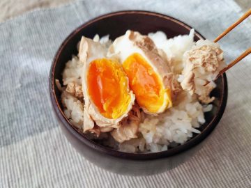 【きょう、何食べる？】最強の“ズボラ飯のせ”！ 卵と麺つゆで作る「ぽっちゃん卵」の作り方