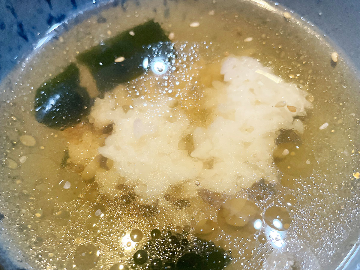 余ったご飯はスープにインしてクッパ風に!