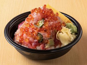 まぐろやぶり、いくらなどが積み上げられた「頂 いただき丼」1980円