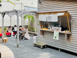 『お庭の茶店』の営業時間は10:00～16:00（雨天休業）