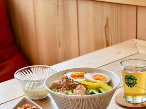 「鶏絲飯（ジースーハン）」（M）1295円