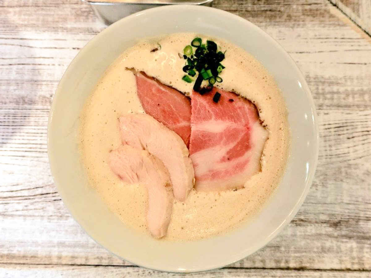 鶏白湯しょうゆ