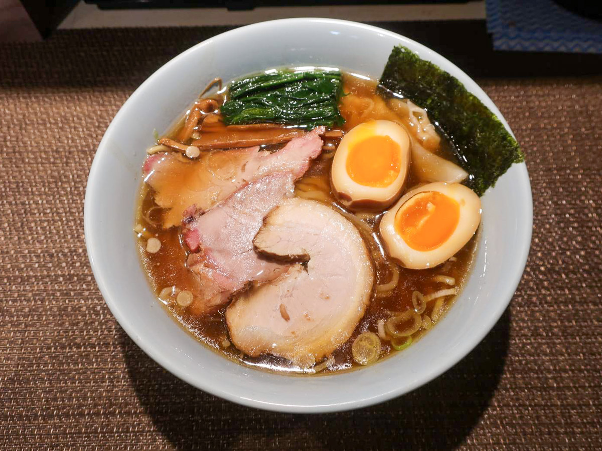 白河ラーメンをオマージュした「涼虎らぁめん」