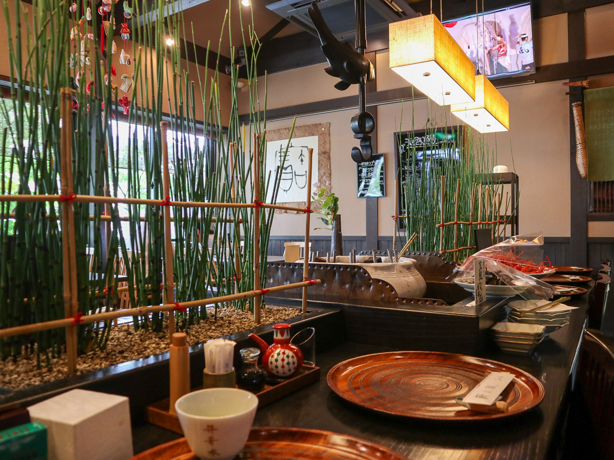 広々して清潔感のある店内