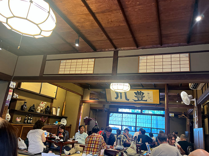 趣のある『川豊』の2階お座敷